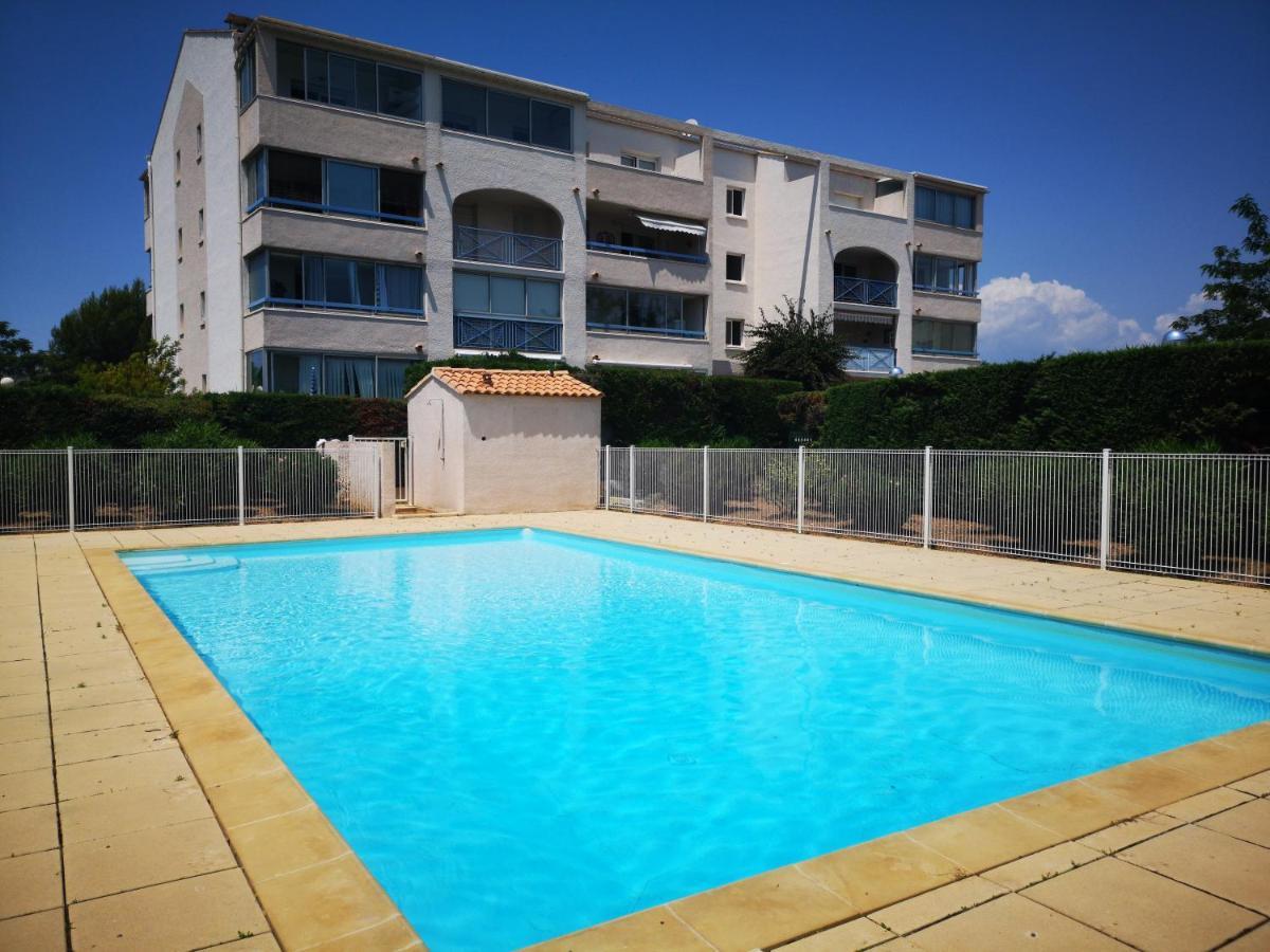 Appartement Avec Piscine Et Garage Proche Plage Et Commerces La Seyne-sur-Mer Bagian luar foto